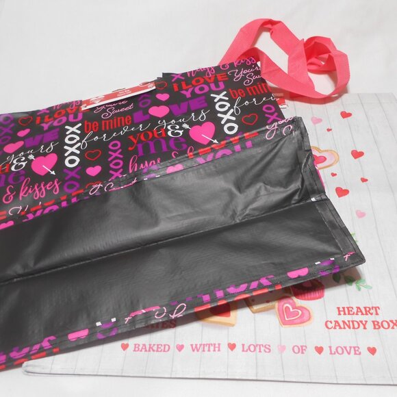 2 NEW Valentine reusable tote shopping Bags Cupid XOXO designs 14X13X6" 💕💕 - Picture 6 of 9